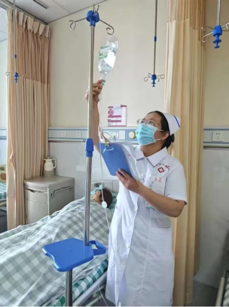4.全球最大的博彩平台人民医院妇科护士长 陈映兰_副本.jpg
